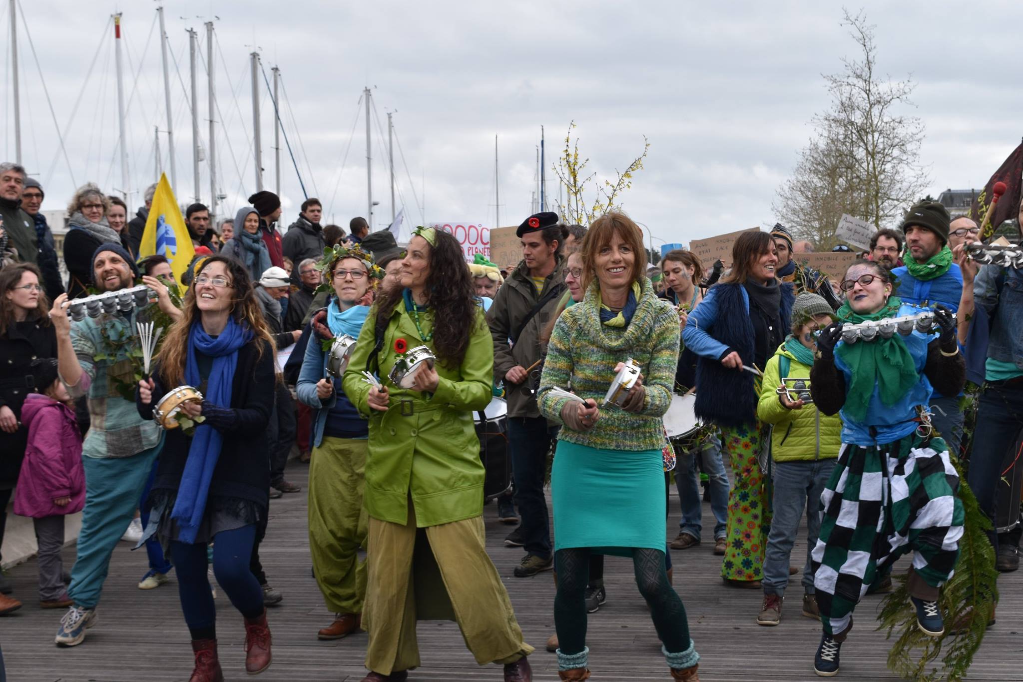 Batucada Ploukatak - Marche du siècle à Vannes