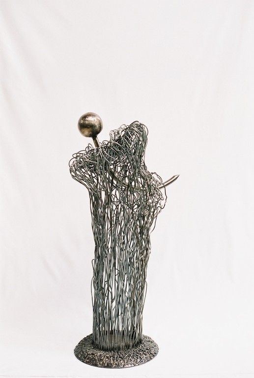 Complémentaire.  L'ignorance de la foultitude érige au fur et à mesure l'empire absurde et totalitaire de la pensée unique. Tina est là. Tina croit et nous soumet. TINA : There Is No Alternative?   90x50x40