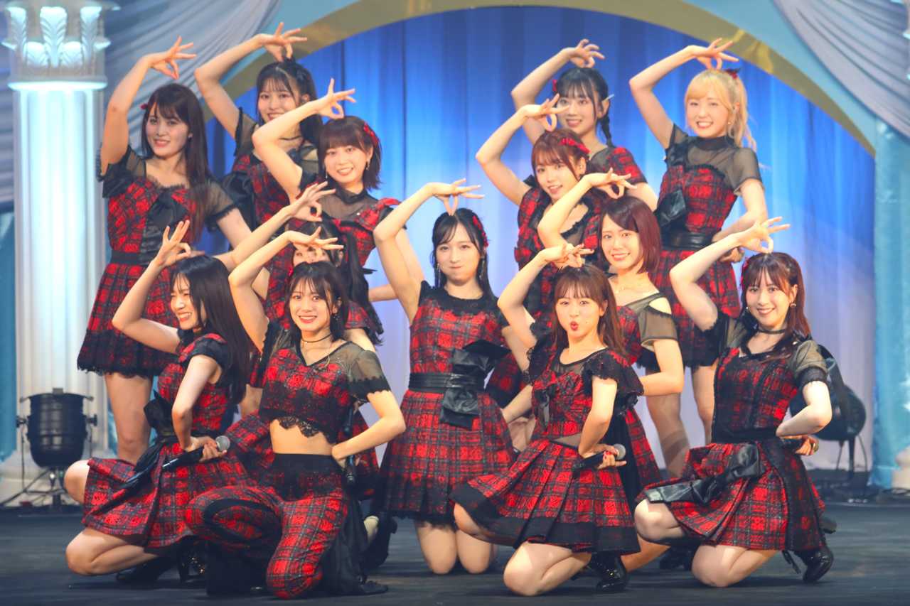 AKB48チーム8『47の素敵な街へ』13人で披露「皆さんと一緒に