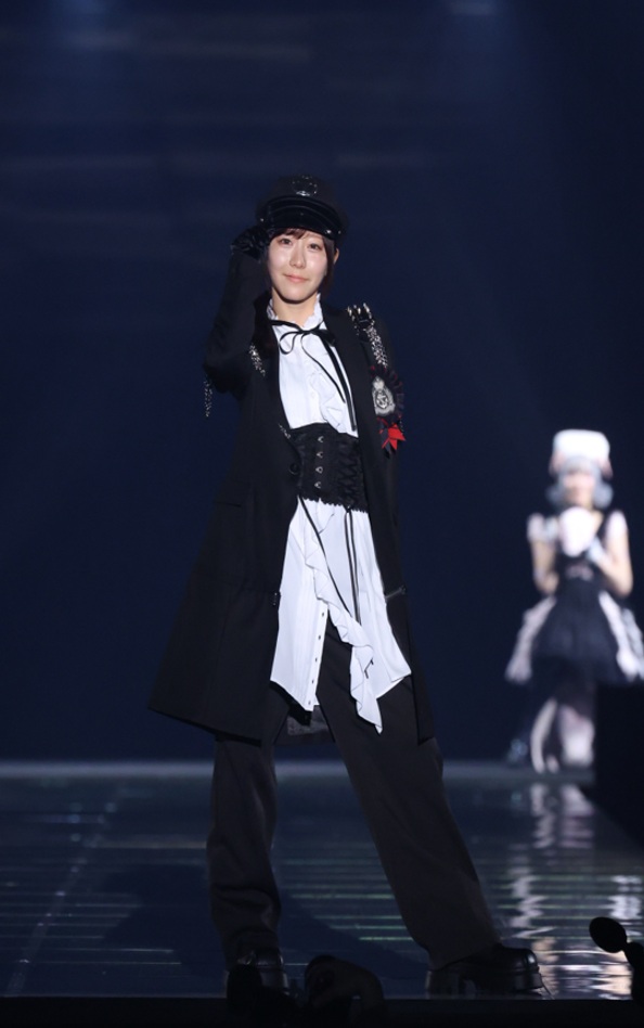 まな(... 真中まな（FRUITS ZIPPER）『CREATEs presents IDOL RUNWAY COLLECTION
