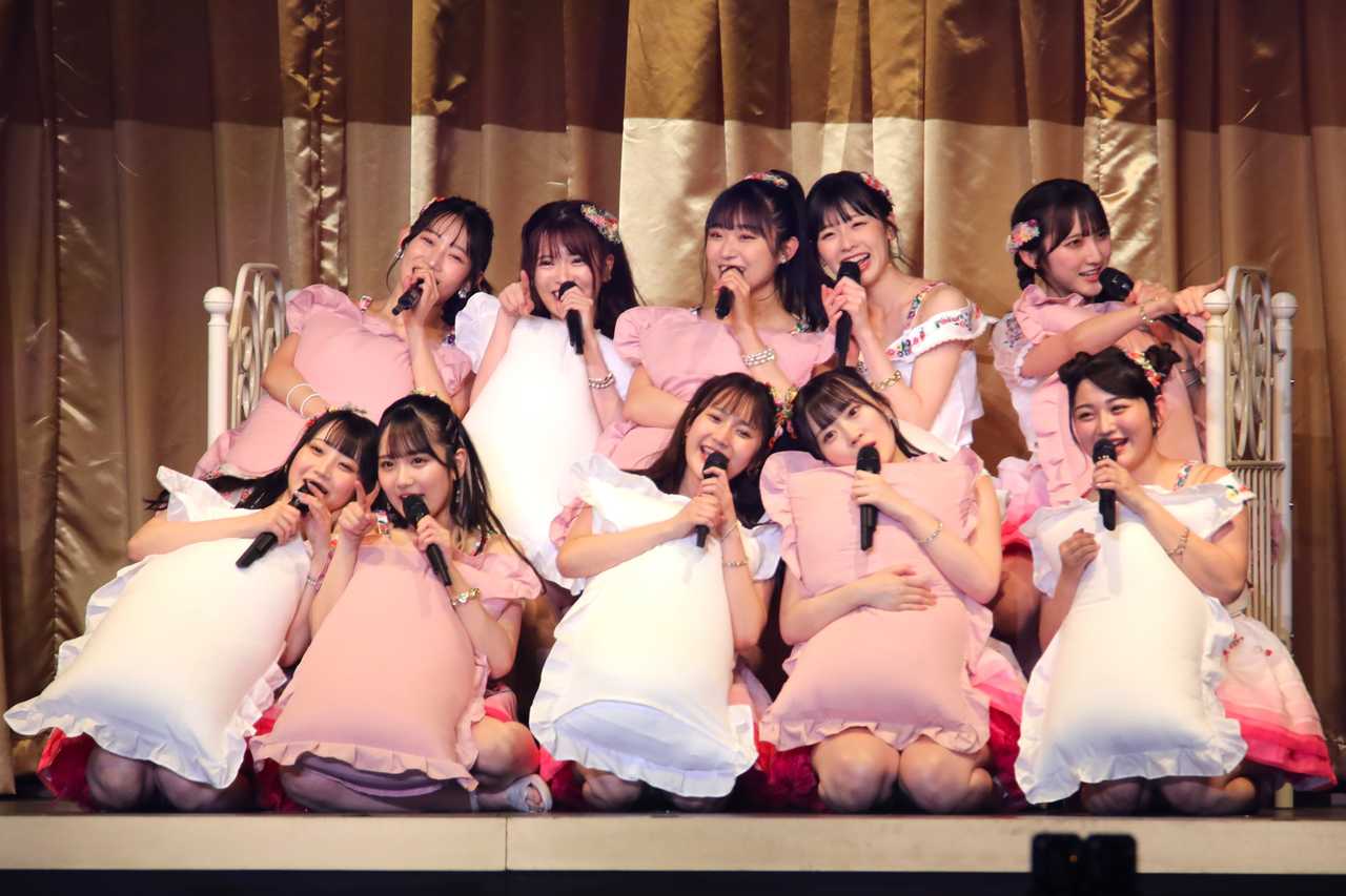 ①2017年 AKB48 16期生 集合写真
