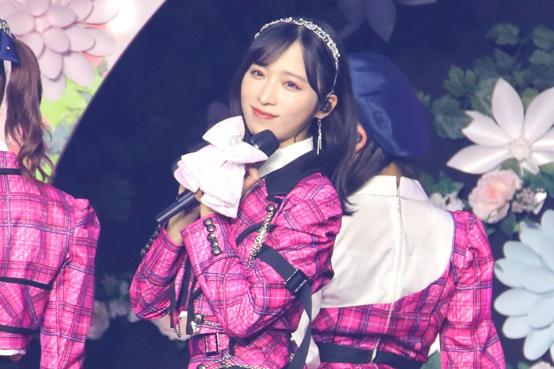 SPECIALくじ」特賞 春コンサート2024 小栗有以 直筆サイン入り AKB48