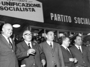 Roma, Maggio 1967 - Francesco De Martino, Pietro Nenni,Tinassi, Giacomo Brodolini e Antonio Cariglia al Congresso Unificazione Socialista