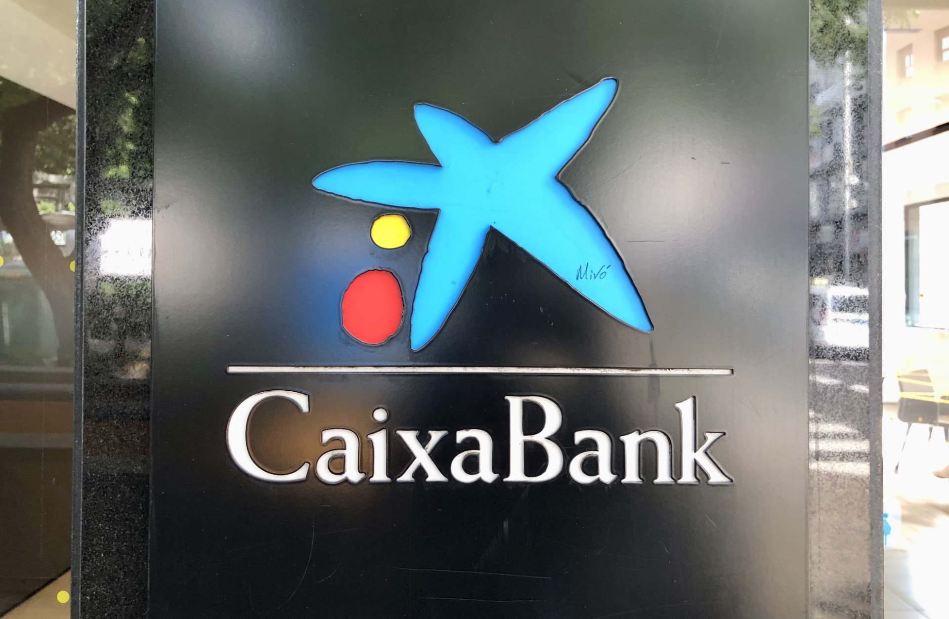 CAIXABANK condenada a devolver 6.617 € de un préstamo personal usurario