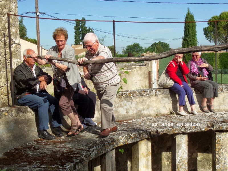 à jouer le rôle de l'âne