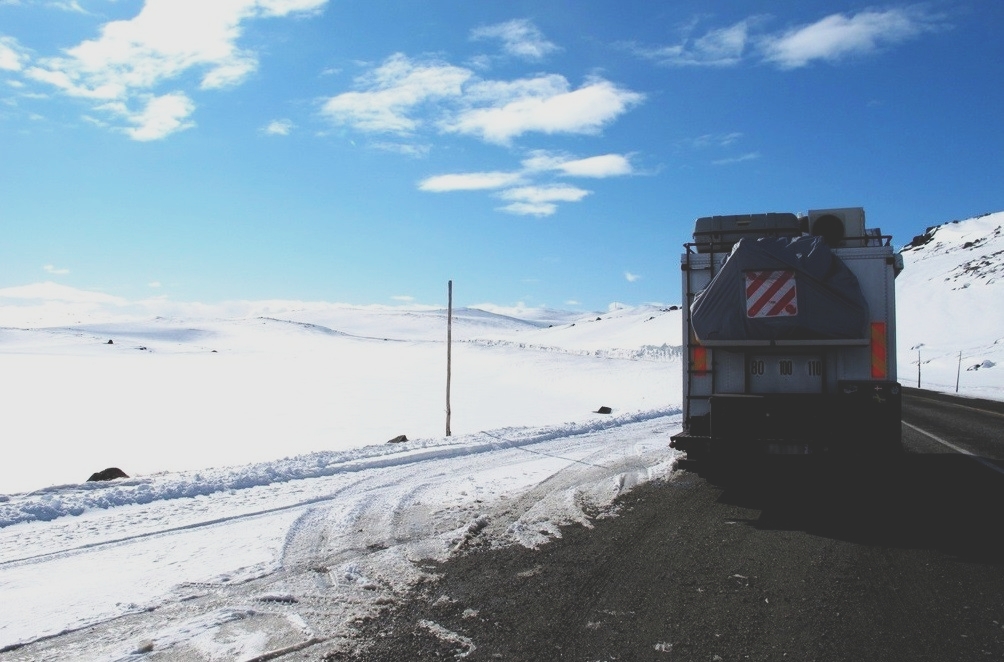 bigousteppes norvège route neige camion