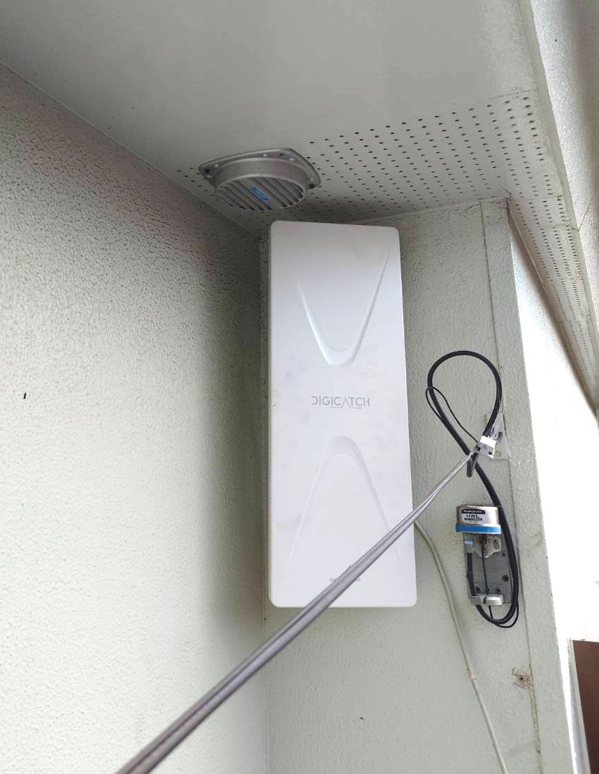 平面(壁面)アンテナ 設置工事