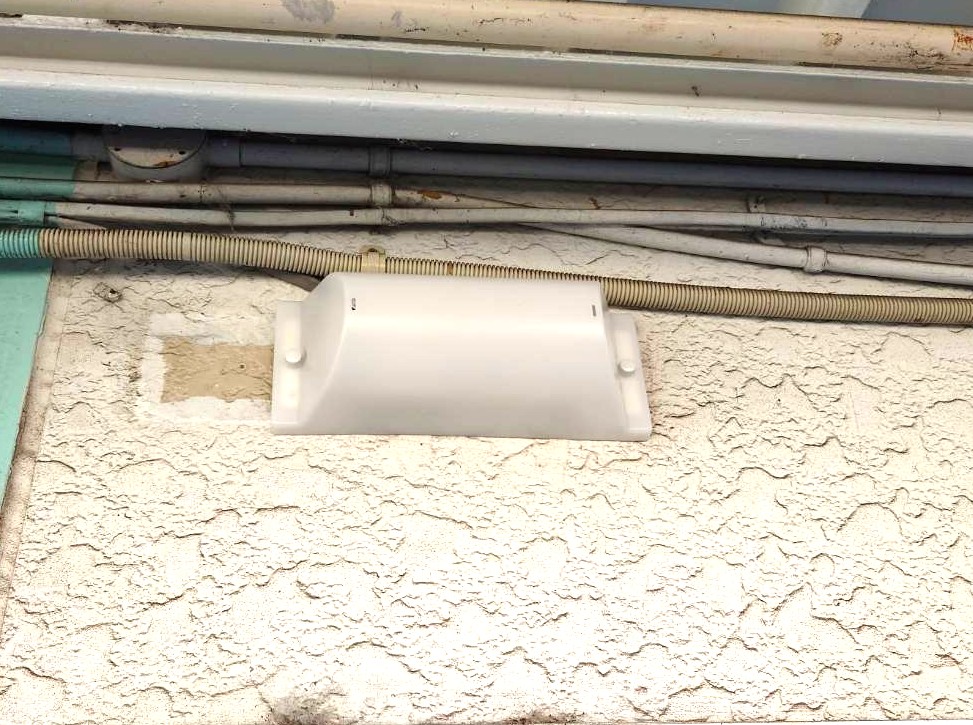 外灯をLEDに交換しました