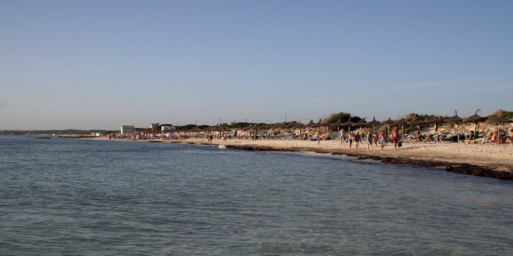 Ballermann, Massentourismus ... Mallorca hat viel Negativ-Image und ist bekannt für überfüllte Badestrände (Bild: Es Tenc)