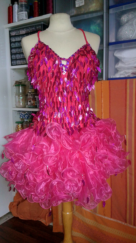 tenue robe organza rose