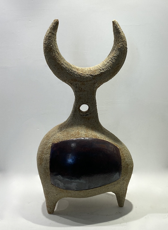 Dominique Pouchain- TORO OEUF-H:51cm, L:27cm, l:20cm-Galerie d'art Biot-Côte d'Azur- Monaco-Cannes-Valbonne-St Paul de Vence-Antibes