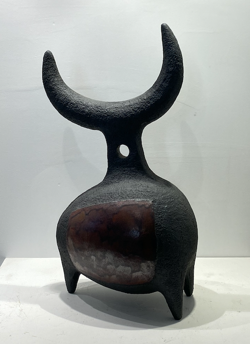 Dominique Pouchain- TORO OEUF-H:51cm, L:27cm, l:20cm-Galerie d'art Biot-Côte d'Azur- Monaco-Cannes-Valbonne-St Paul de Vence-Antibes