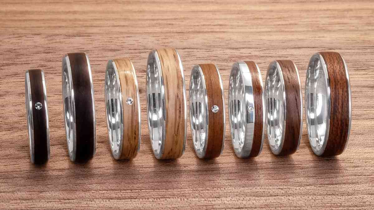 Silberringe - Eheringe aus Silber mit Holzsind in vielen Designs & Größen erhältlich