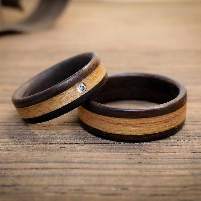 Eheringe aus Palisander + umlaufender Kirschlinie