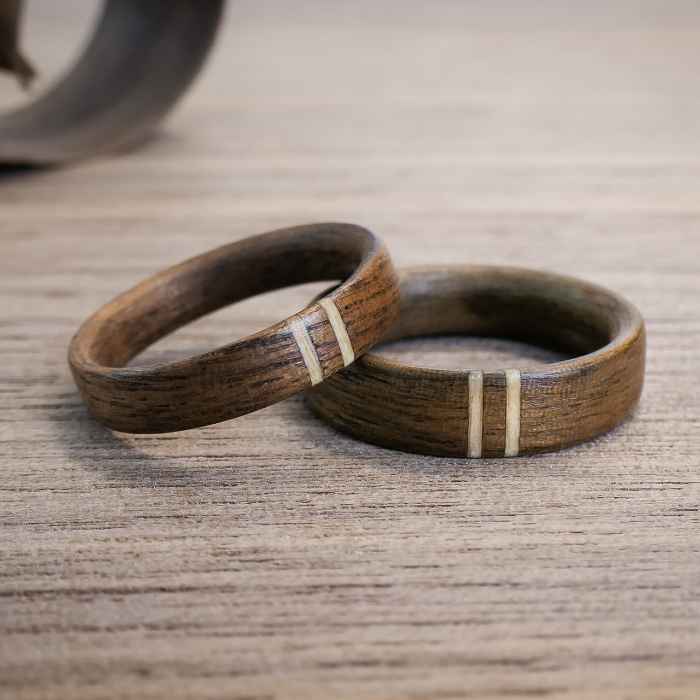 Holzringe aus Nuss & 2 Querlinien aus Birkenholz....