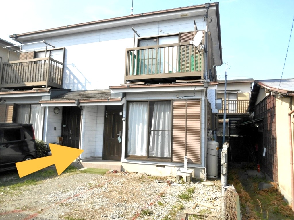 外観 向かって右側のお部屋です
