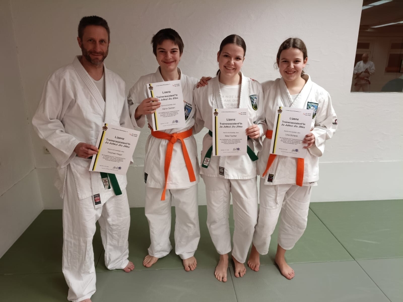 Erfolgreiche Trainer-Assistenten-Prüfung in Steinheim