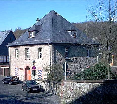 Früher: Stadtgefängnis   Heute: Jugendzentrum (;-)