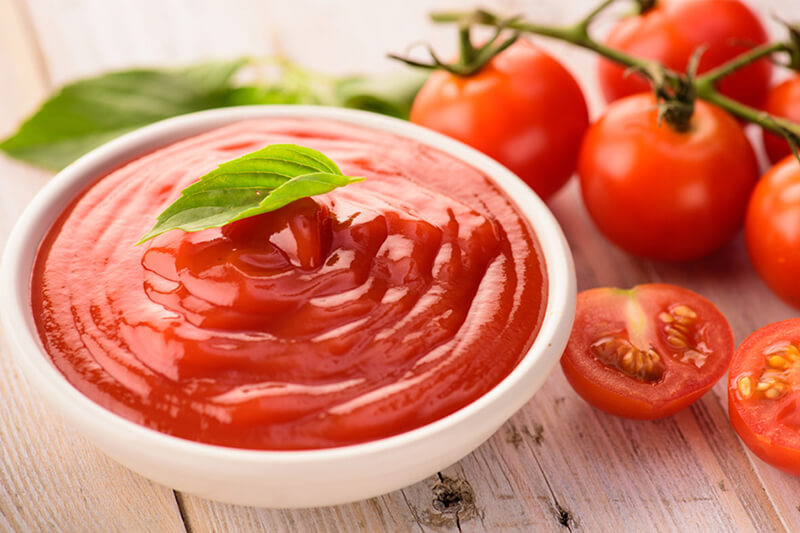 Birra e cibi al pomodoro