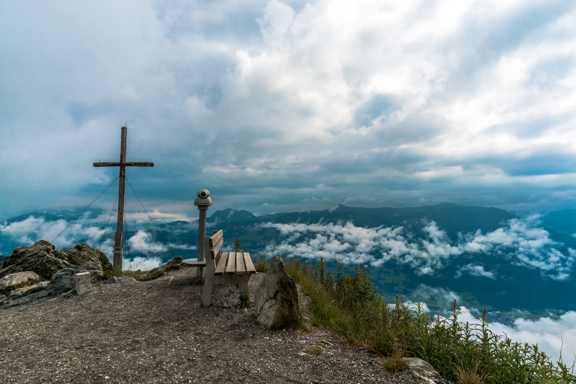 Bester Ausblick vom Gipfelkreuz des Spieljochs