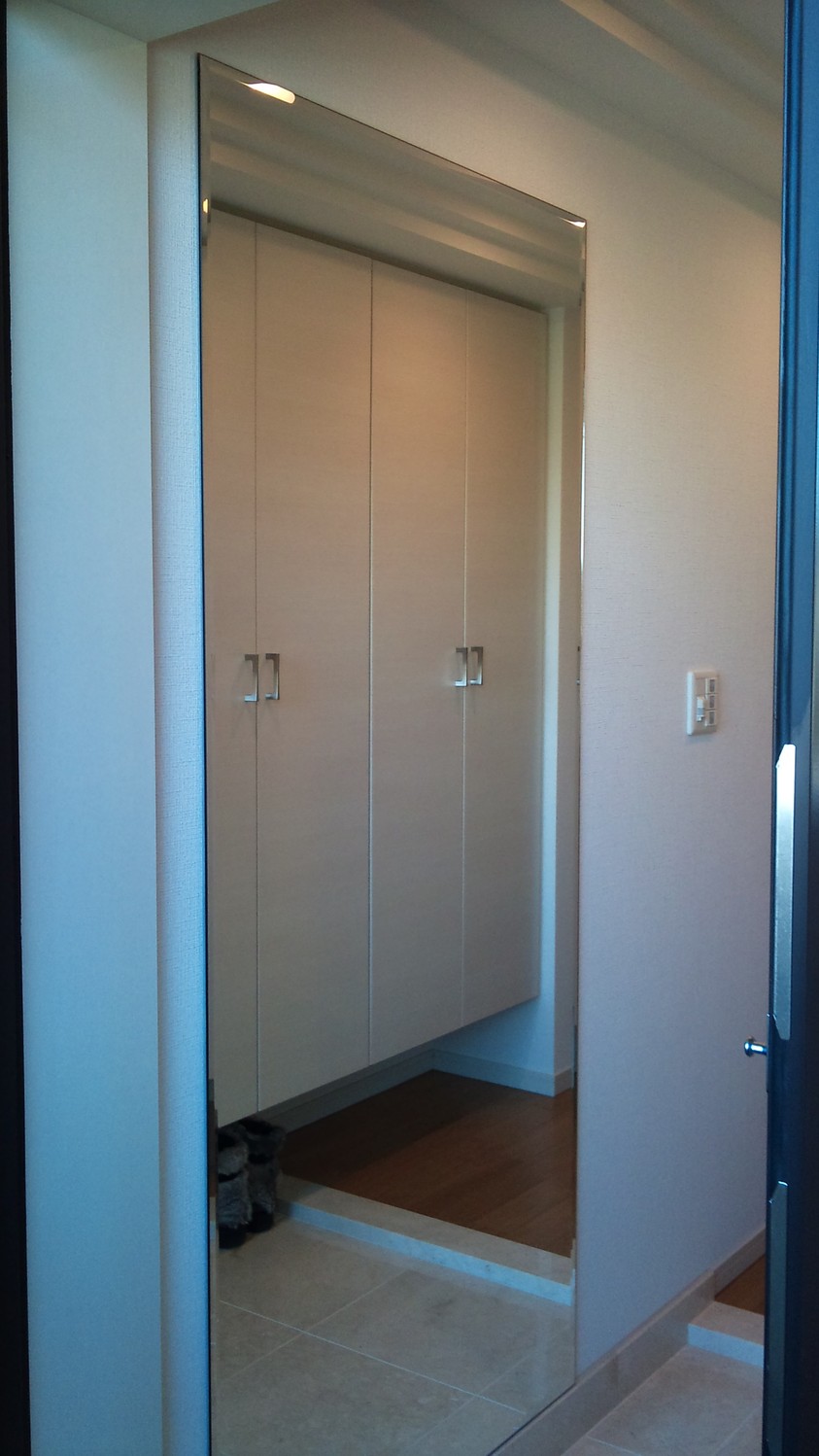 マンション 玄関 鏡取り付け 名古屋の鏡取り付け専門店「大脇硝子店」