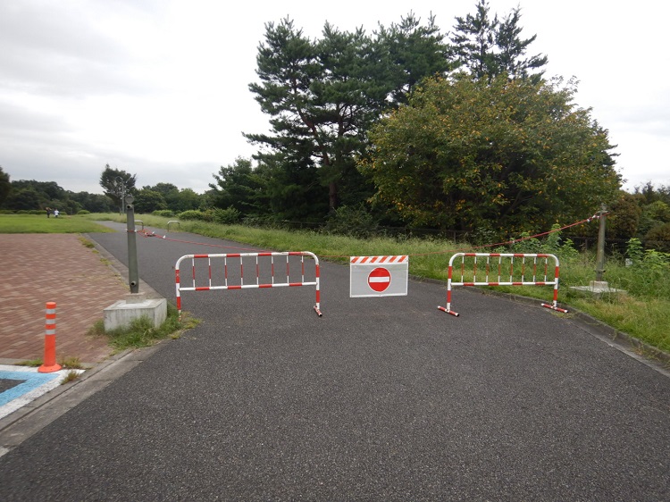 片倉つどいの森公園（防災倉庫前）