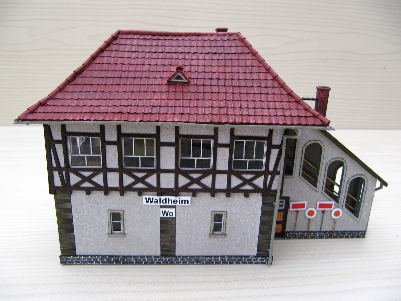 (c) W. Fehse - Stellwerk Waldheim Wo, Putz hell, 1:87 (H0)