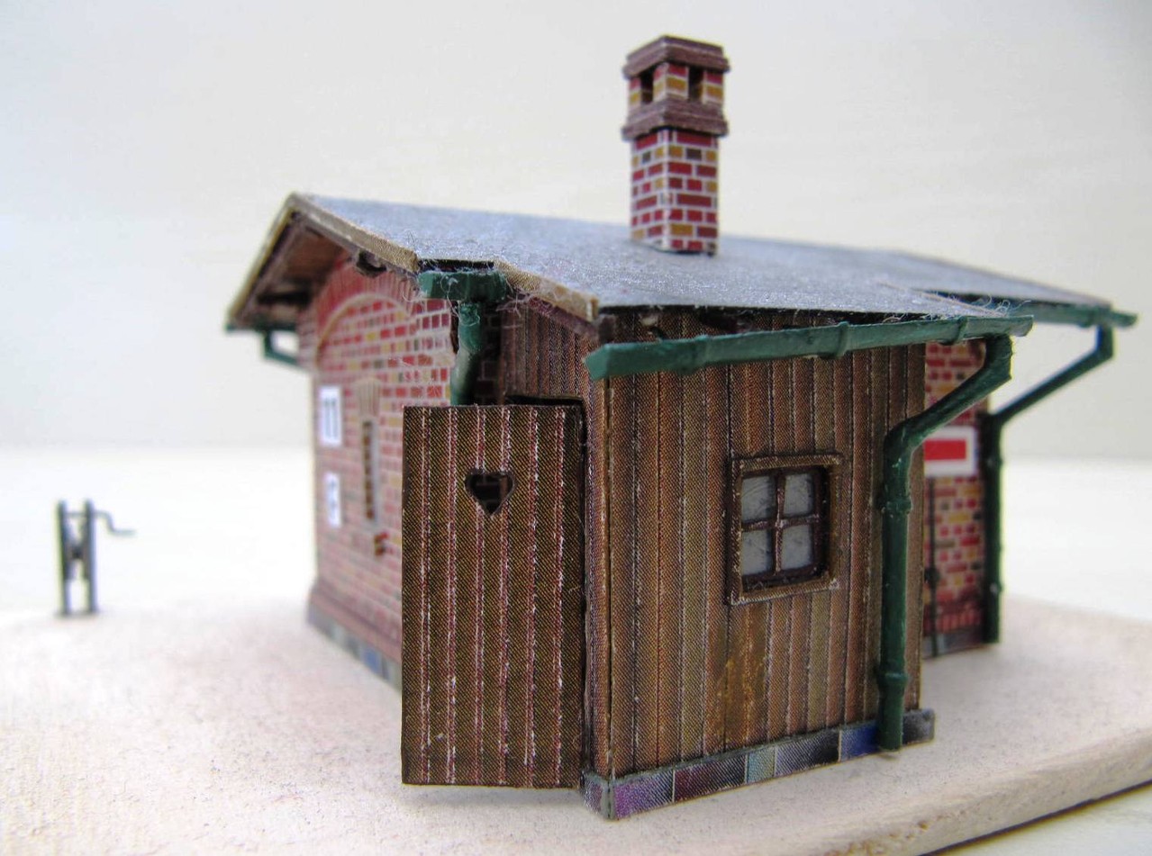 (c) W. Fehse - WC-Anbau aus Holz