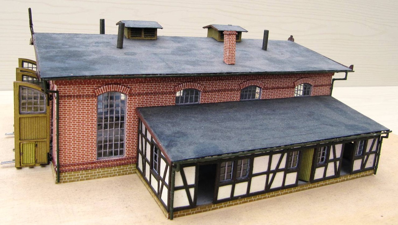 (c) W. Fehse - Pappdach mit Schornsteinen 1:87 (H0)
