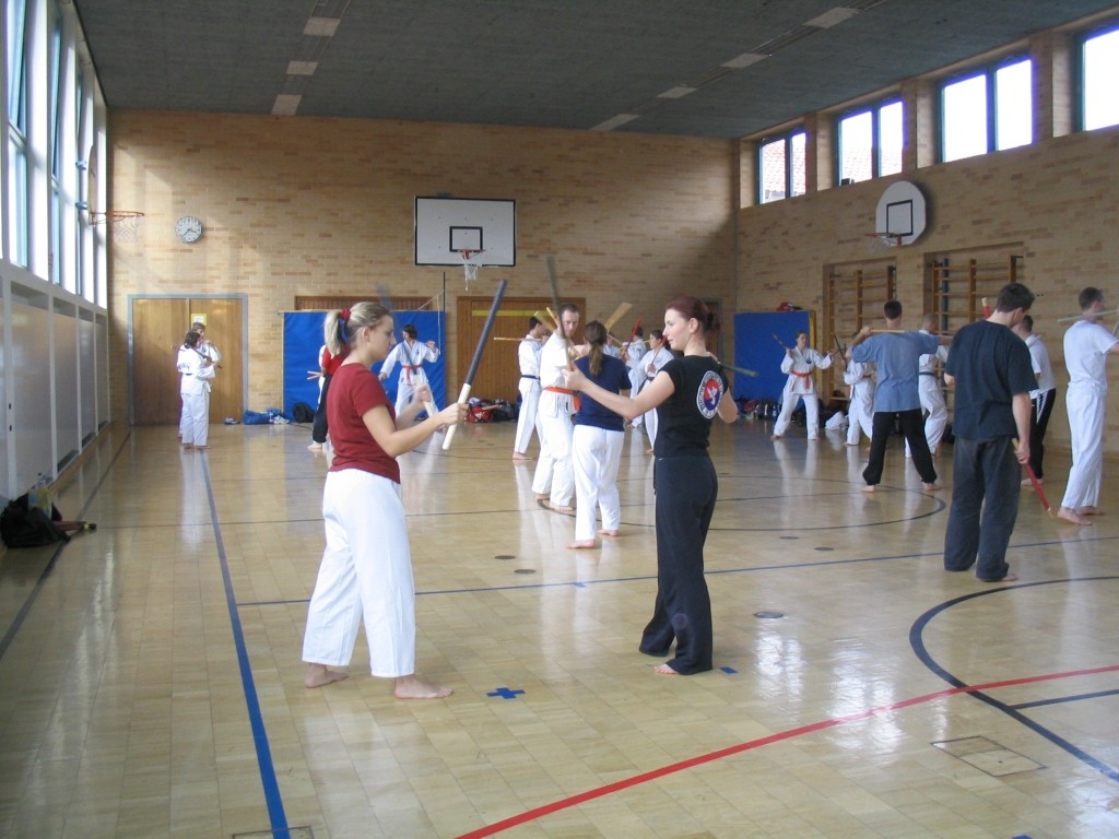 Franzi und Karin beim "Stricken" ;-)