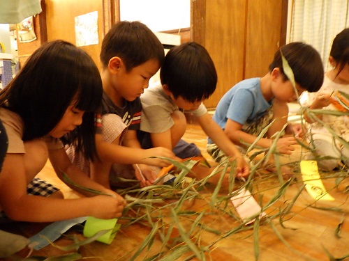 短冊飾り　「願い事がかないますように…」（５歳児）