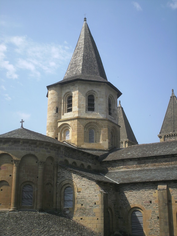 Conques Aveyron abbatiale