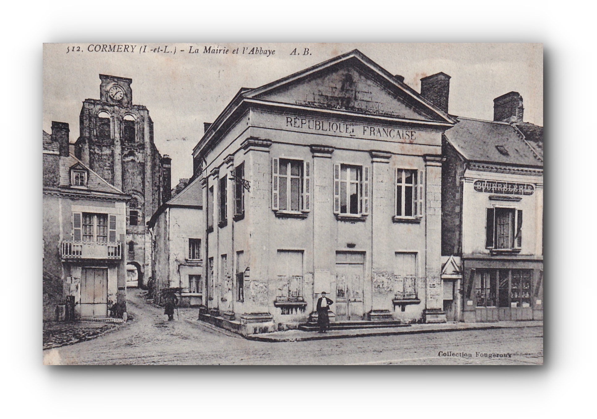- La Mairie et l'Abbaye  - CORMERY - 1917 -