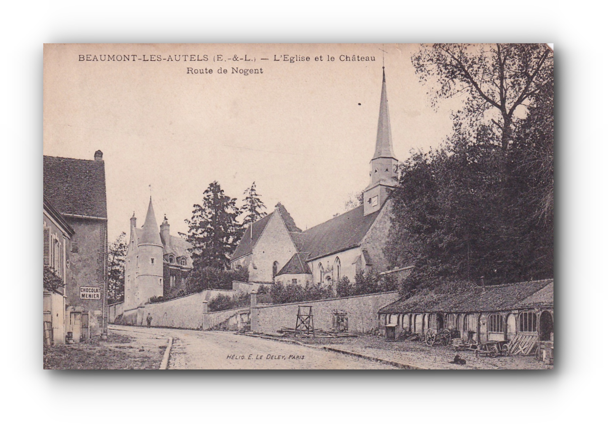- L'église et le Château - BEAUMONT - LES -AUTELS - 20.10.1907 - Département Eure-et-Loir