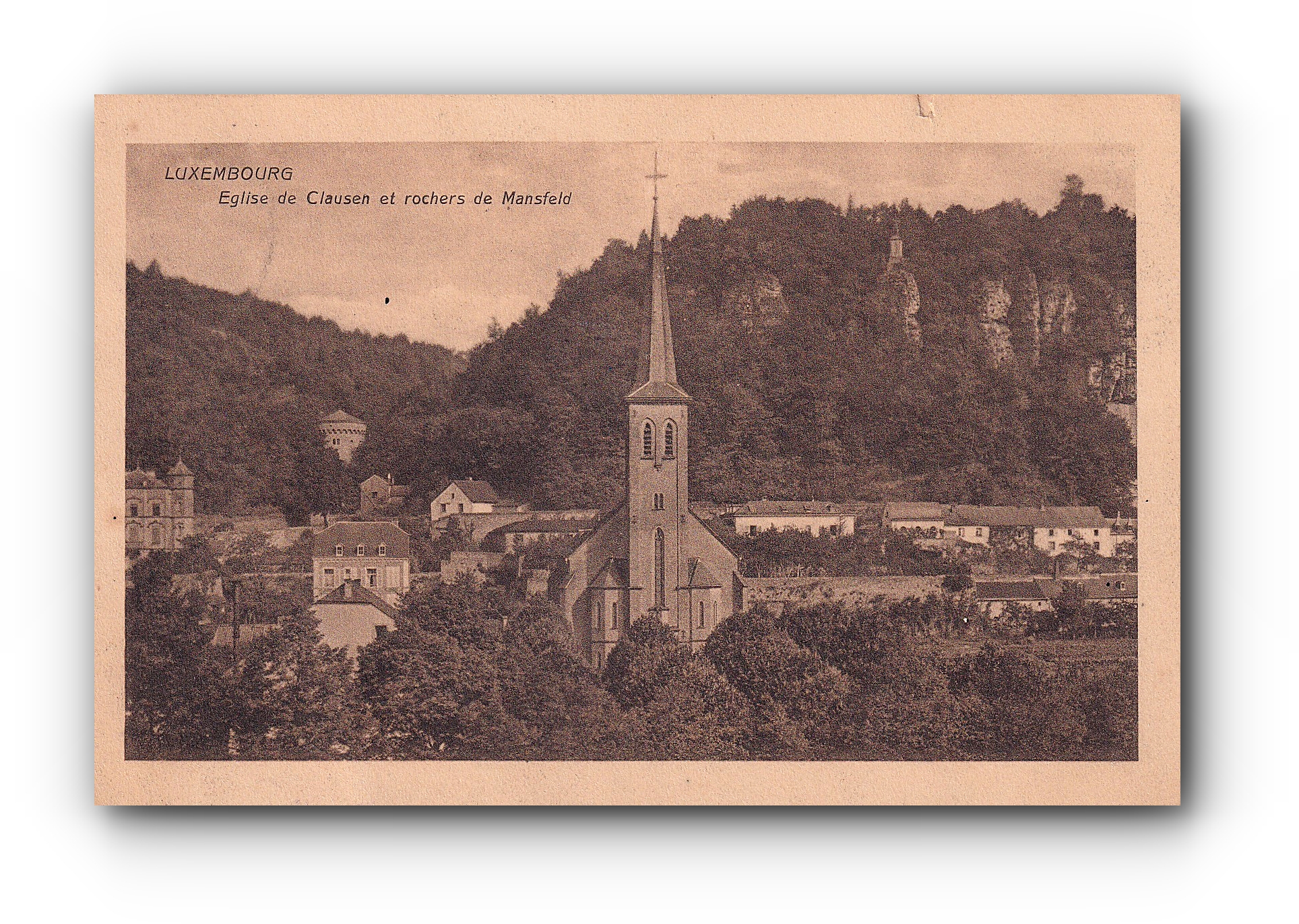 - Église de Clausen et rochers de Mansfeld - LUXEMBOURG -
