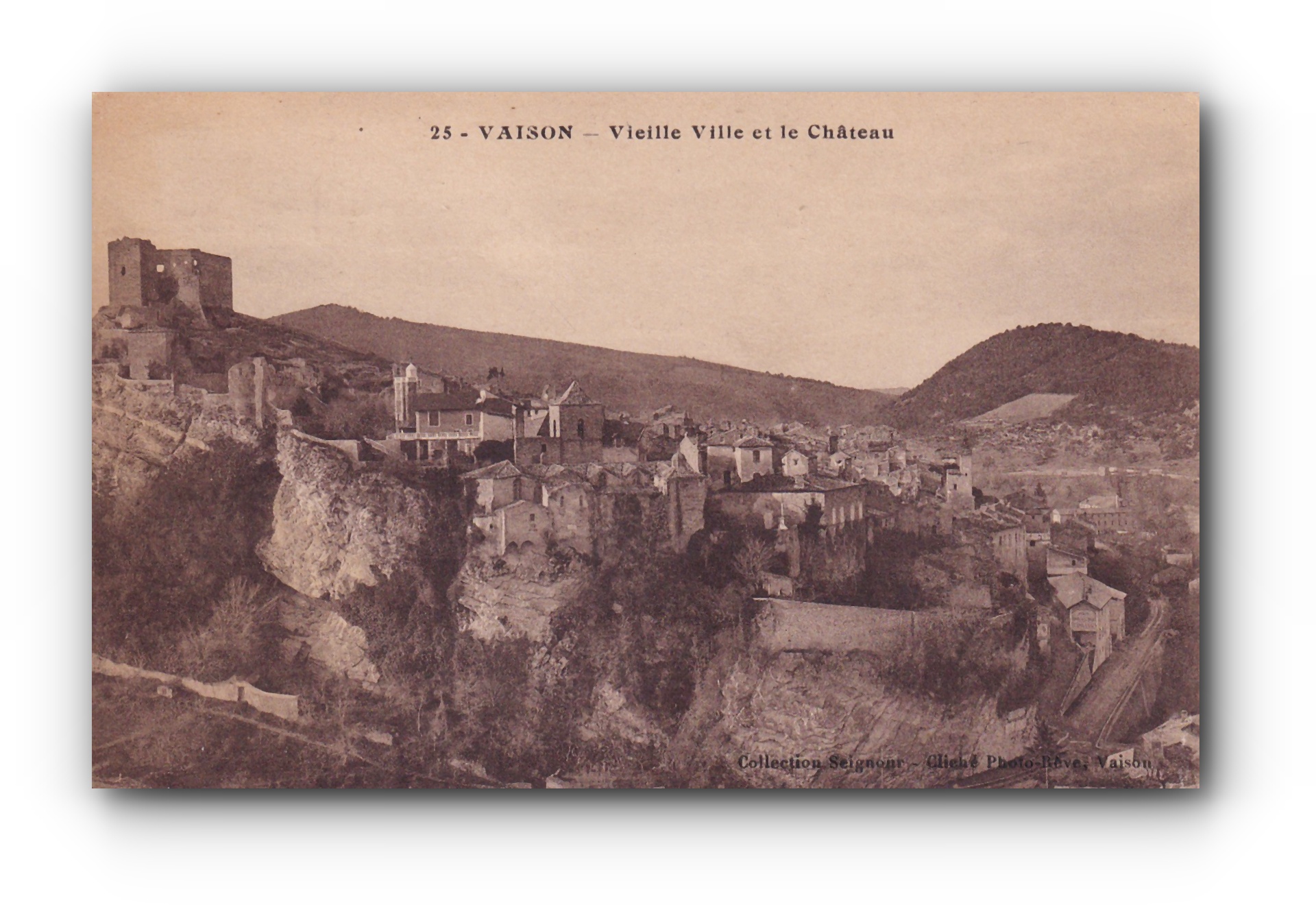 - VAISON - Vieille ville et le Château - 13.04.1925 -