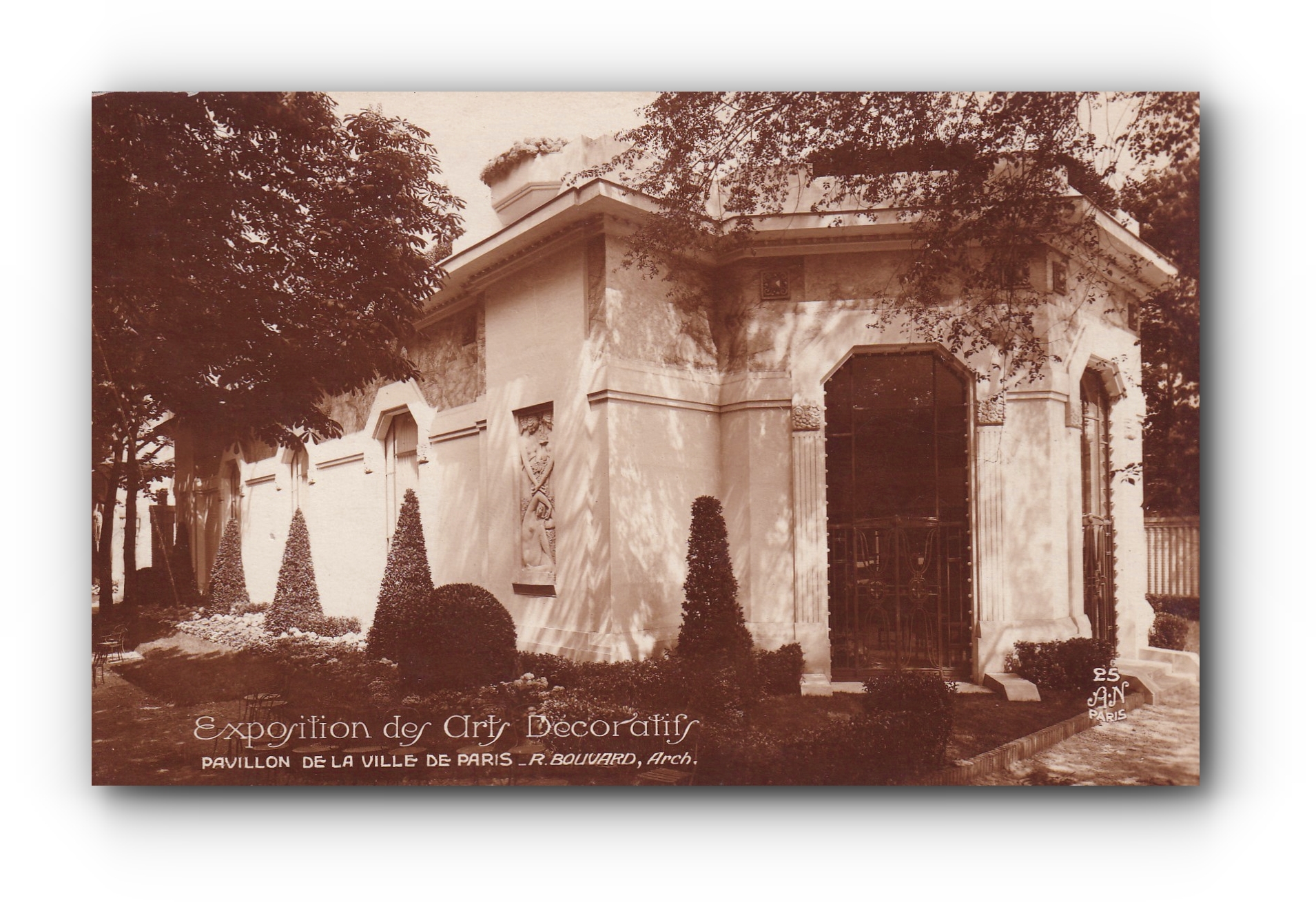 - Pavillon de la Ville de Paris - Exposition des Arts Décoratifs - PARIS - 1925 -