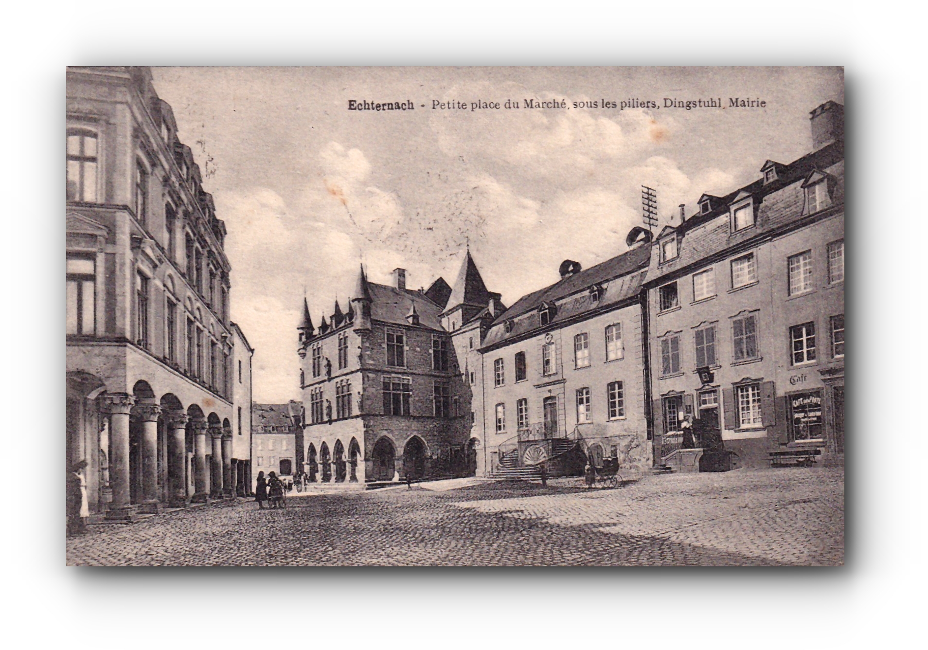 - Sous les piliers - ECHTERNACH - Dingstuhl et Mairie - 02.06.1925 -