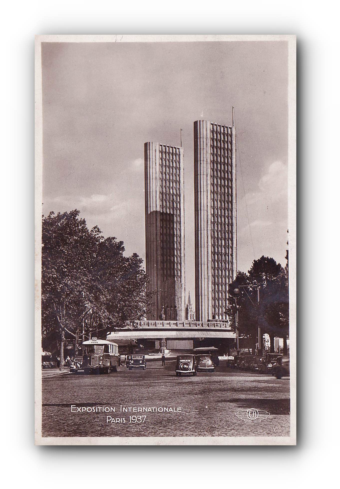 Exposition Internationale - PARIS  - 1937 - Porte de la Place de L'Alma