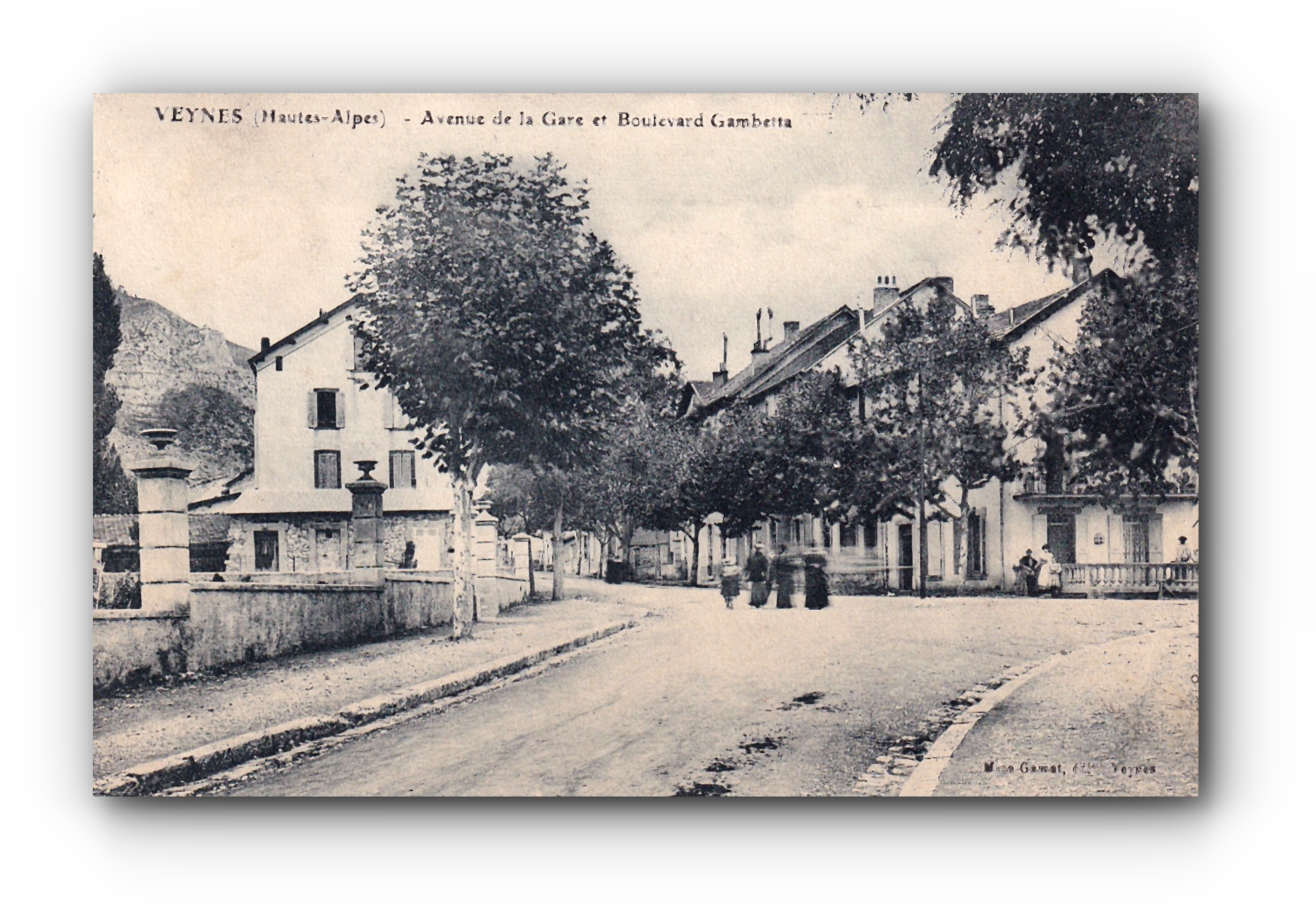 - Avenue de la Gare et Boulevard Gambetta - VEYNES - 21.08.1909 -