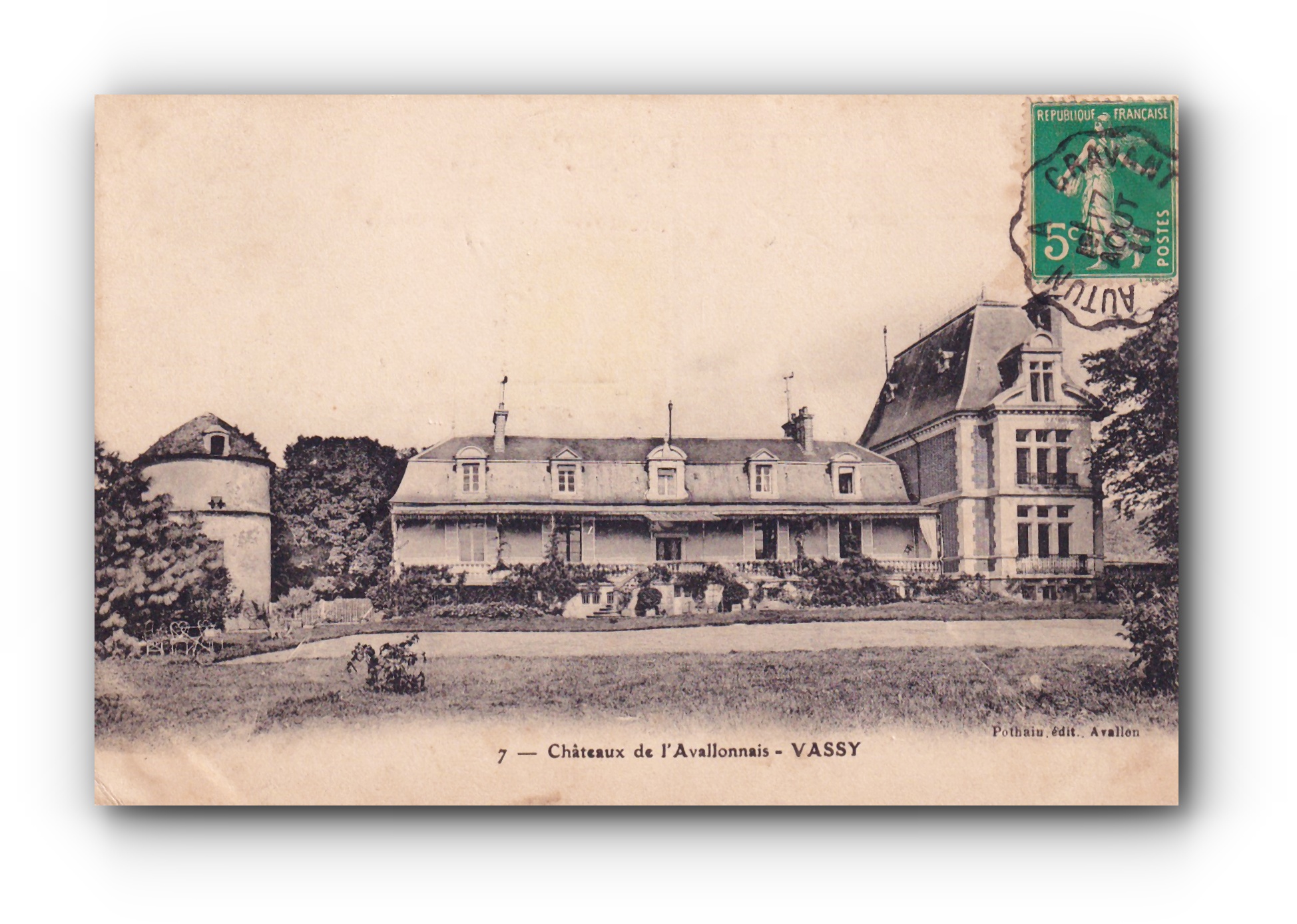 - Châteaux de l'Avallonnais - VASSY -