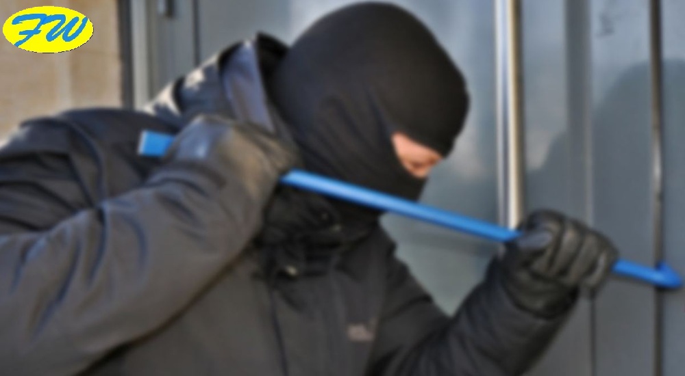 Scuole nel Mirino dei Ladri. Rubati i Pc