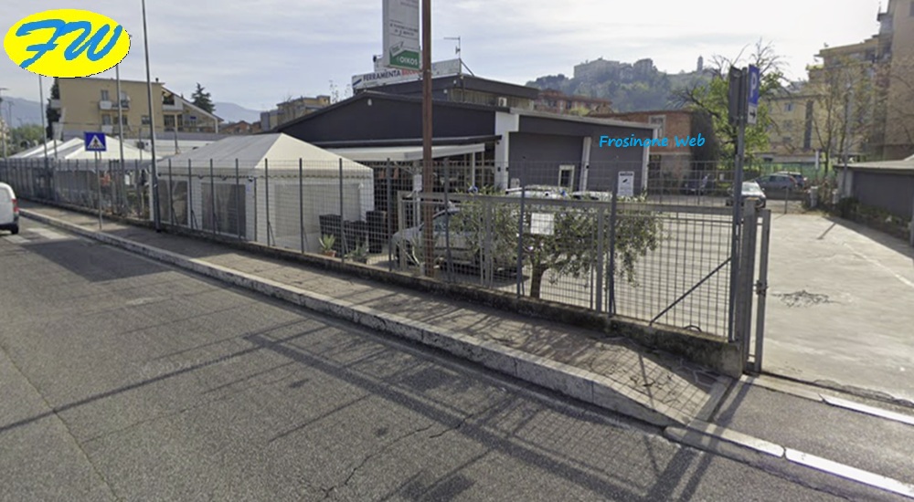 Ruba il Tavolino al Ferramenta