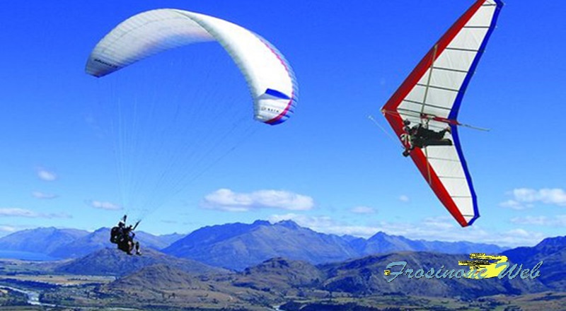 Si Schianta col Parapendio