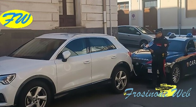 Fermati a Bordo dell'Auto Rubata
