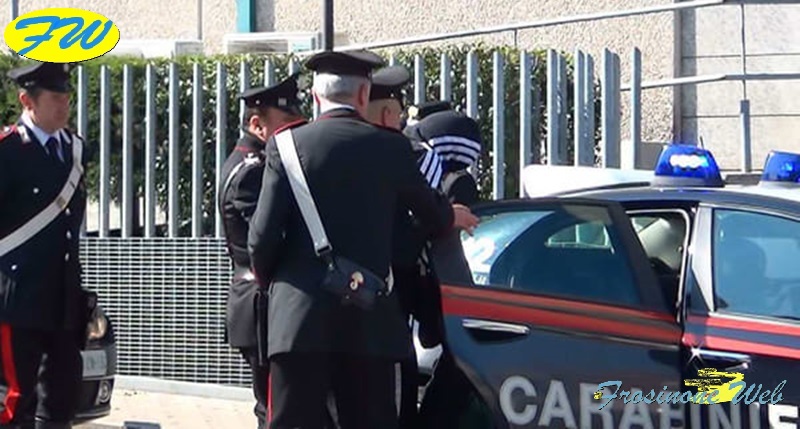Litiga con la Sorella e le Ruba il Tel