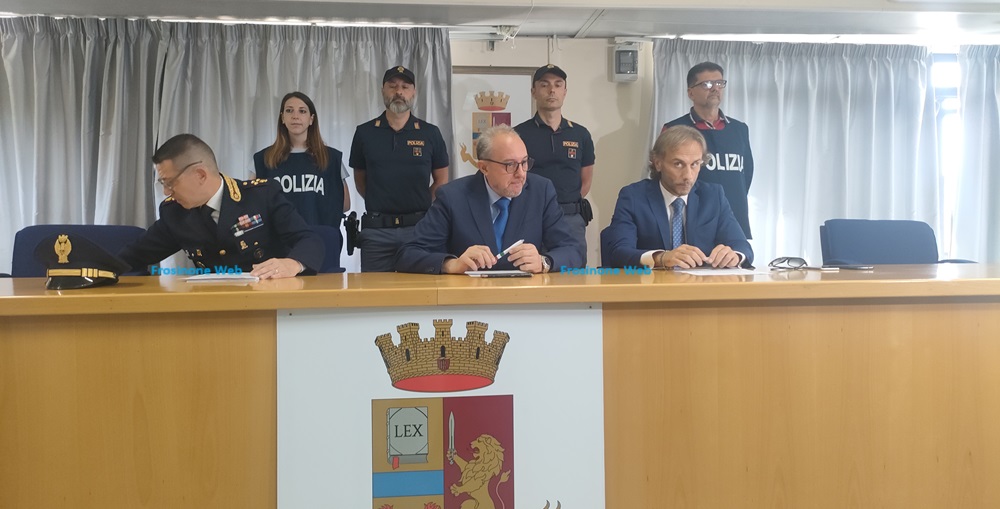 Soldi per la Cittadinanza. Indagati Gli Ufficiali Responsabili dell'Anagrafe
