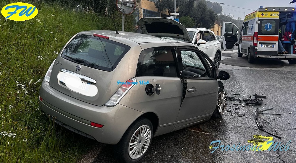 Frontale tra due Auto