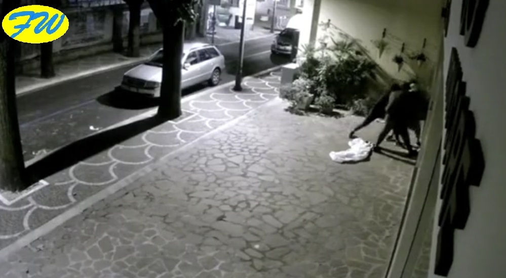 Colpo All'Ottica. Rubano Occhiali per 60 mila Euro. Cinque Arresti