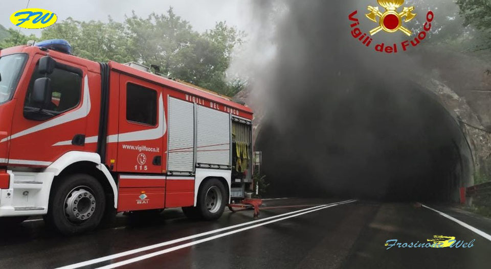 Camion a Fuoco. Superstrada Chiusa